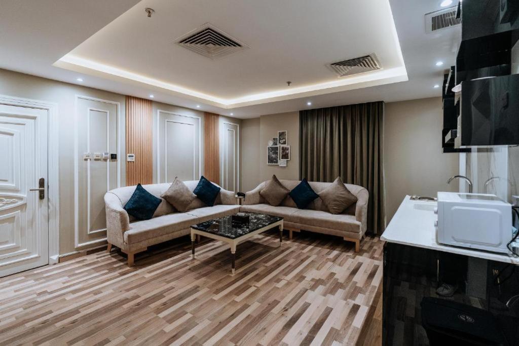 Aparthotel Lambert *