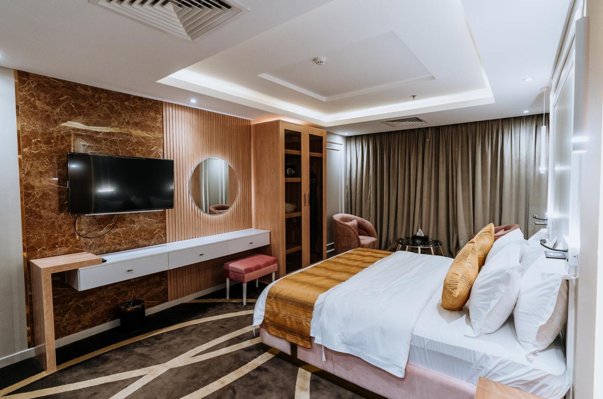 Lambert Aparthotel